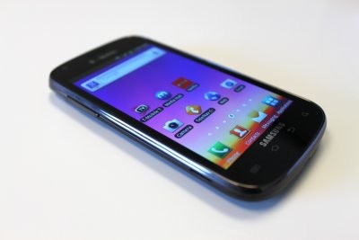 Galaxy S Blaze 4G: Bạn đang tìm kiếm một điện thoại tốt với mức giá hợp lý? Galaxy S Blaze 4G chính là sản phẩm bạn cần. Ngoài việc hoạt động trên phiên bản Android cũ, Gingerbread, smartphone đáng để bạn để mắt tới. Điểm cộng nữa là kết nối 4G vì vậy tốc độ tải dữ liệu khá nhanh.